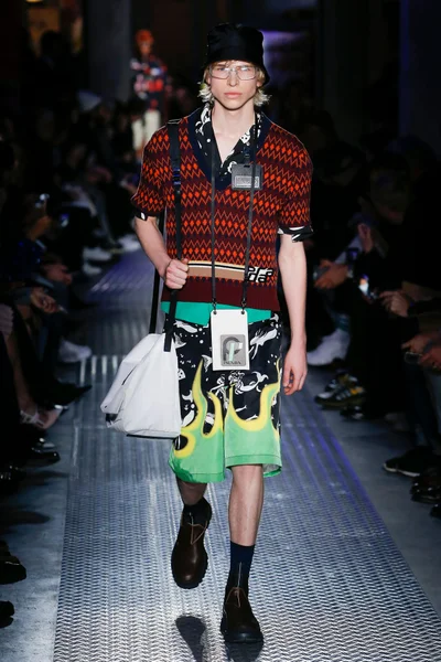 Look 29